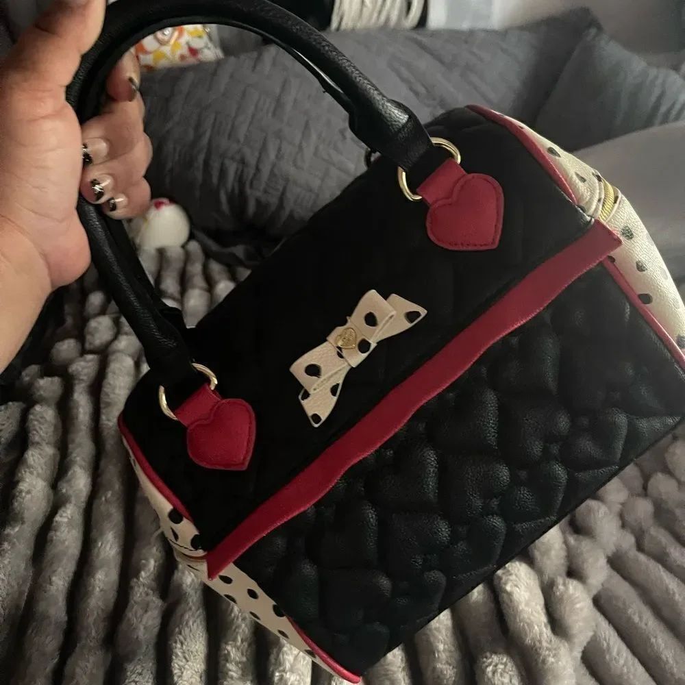 Vintage Betsey Johnson, cooler bag/Pocketbook/Powers/sachel red black  white
